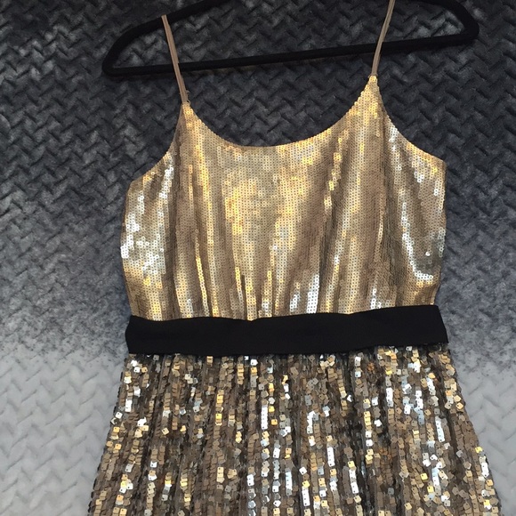 Express dress sequins gold bronze color - Picture 5 of 8